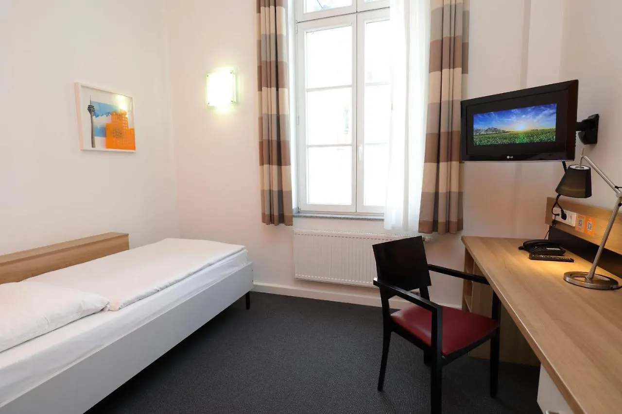 Townhouse Duesseldorf Aparthotel  Dusseldorf