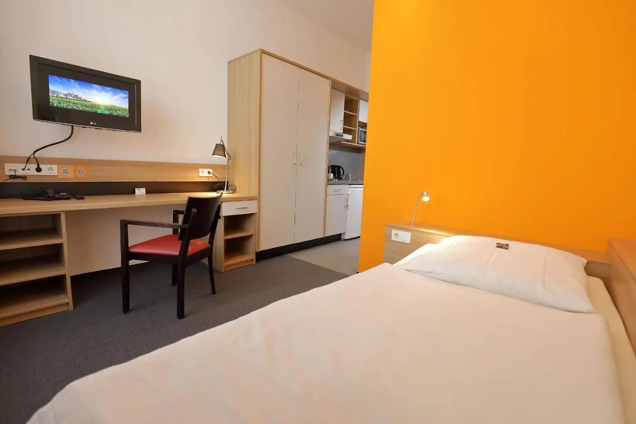 Townhouse Duesseldorf Aparthotel 2*, Dusseldorf
